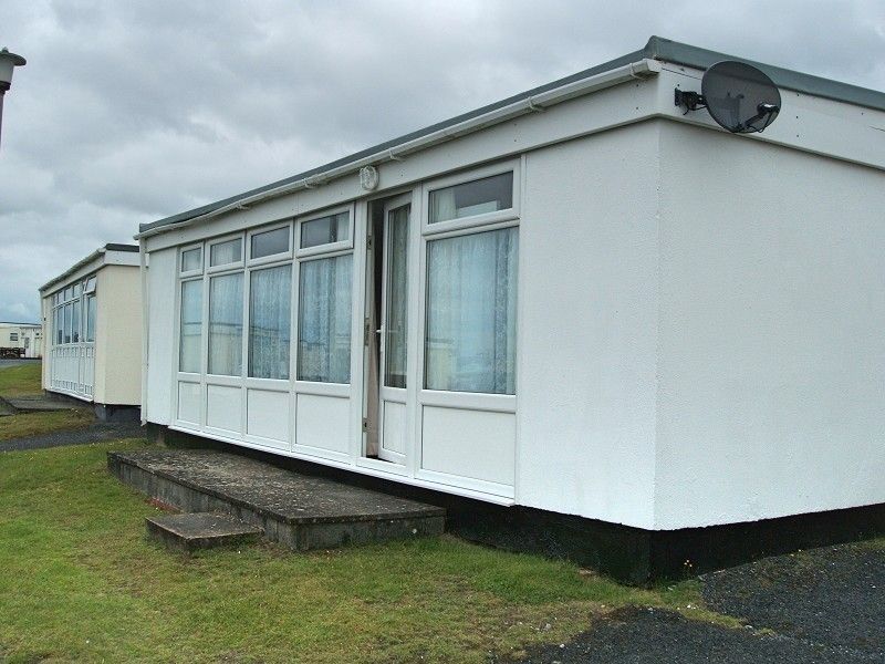 3 bed mobile/park home for sale in Carmarthen Bay Holiday Park, Kidwelly, Carmarthenshire. SA17, £37,500