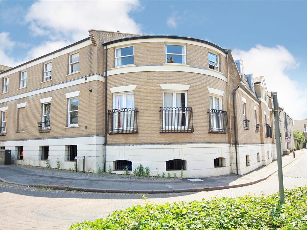 1 bed flat for sale in Adam & Eve Street, Cambridge CB1, £319,500
