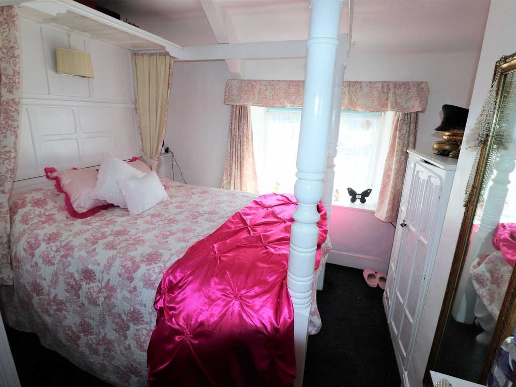 3 bed property for sale in Llywernog, Ponterwyd SY23, £289,000
