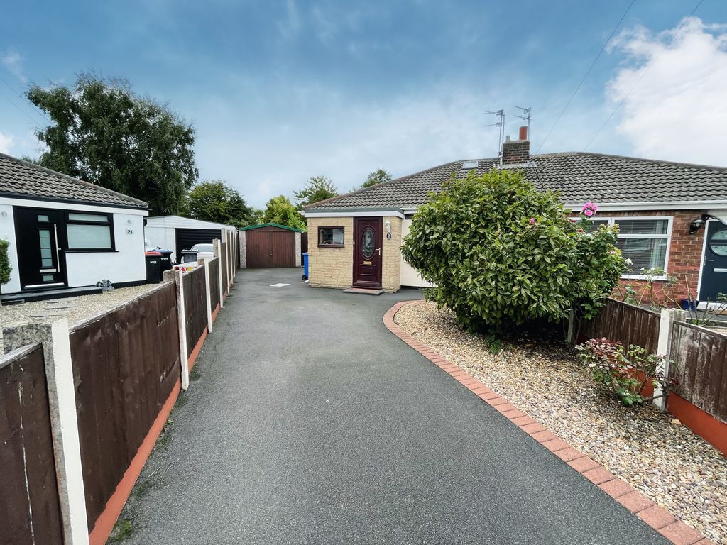 2 bed bungalow for sale in Briarfield Road, Carleton FY6, £160,000