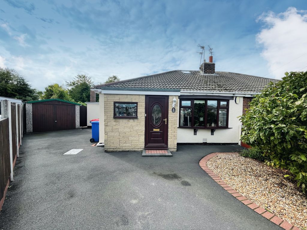 2 bed bungalow for sale in Briarfield Road, Carleton FY6, £160,000