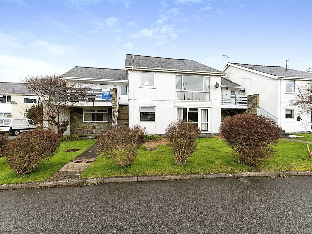 3 bed flat for sale in Ger Y Nant, Llanbedrog, Gwynedd LL53, £250,000