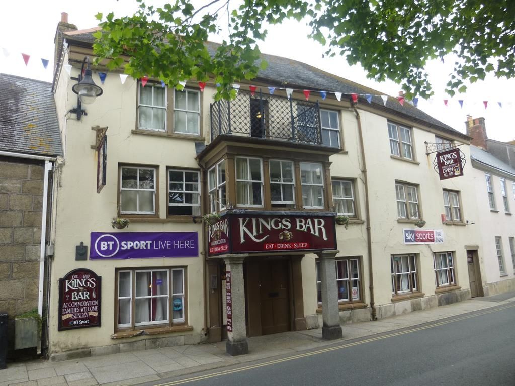Pub/bar for sale in Kings Arms Hotel 3 Broad Street, Penryn, Cornwall TR10, £675,000