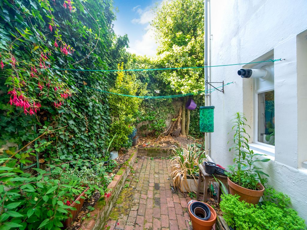 1 bed flat for sale in Rose Hill Close, Brighton, East Sussex BN1, £210,000