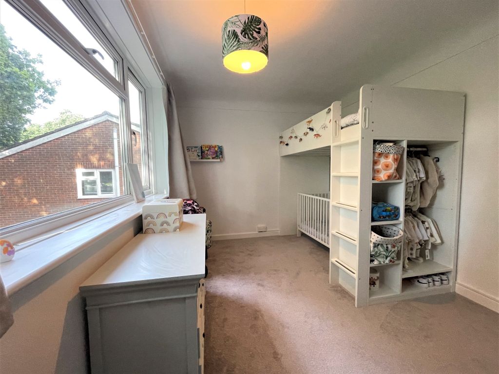 2 bed maisonette for sale in Rutland Way, Southampton SO18, £199,950