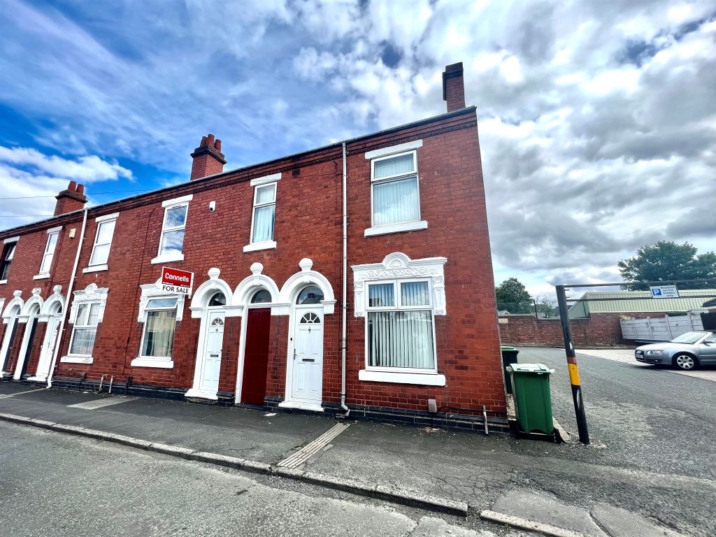 3 bed end terrace house for sale in Cooper Street, West Bromwich B70, £180,000