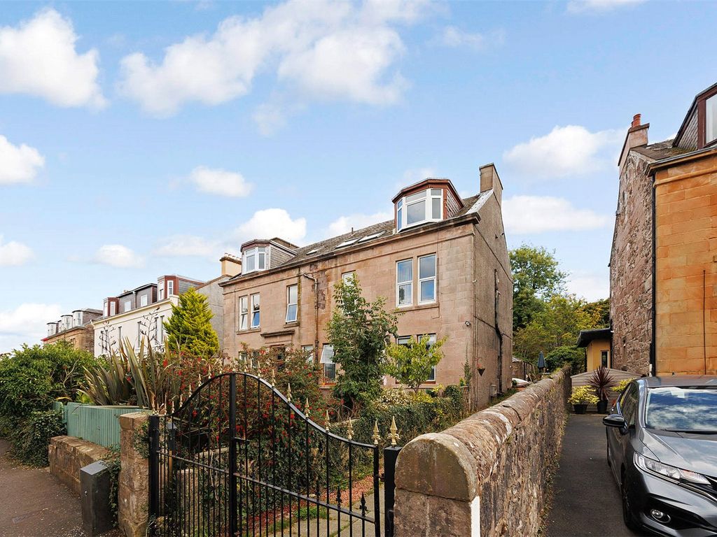 2 bed flat for sale in Cove Road, Gourock PA19, £165,000