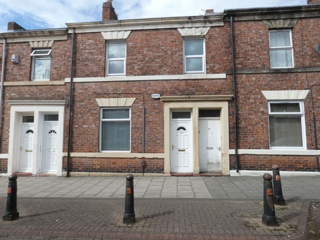 2 bed flat for sale in Claremont South Avenue, Gateshead NE8, £60,000