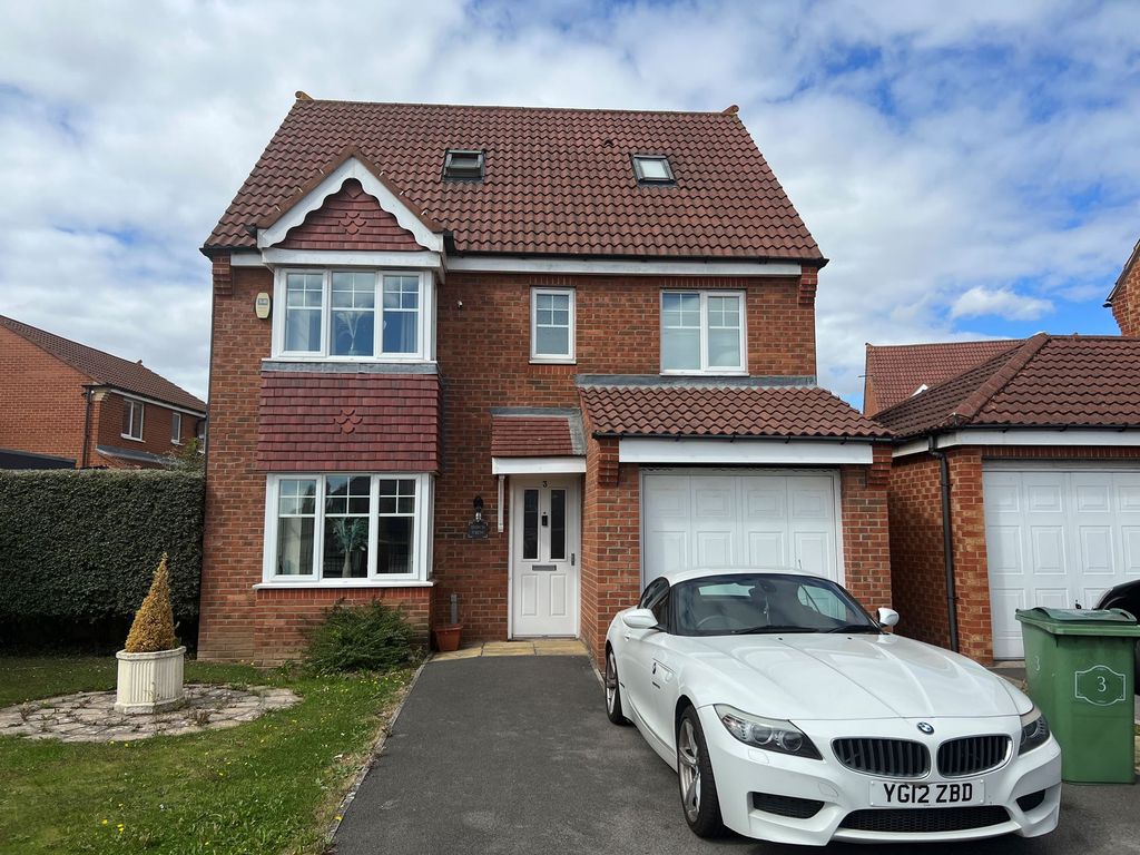 5 bed detached house for sale in Meridian Way, Stockton-On-Tees TS18, £250,000