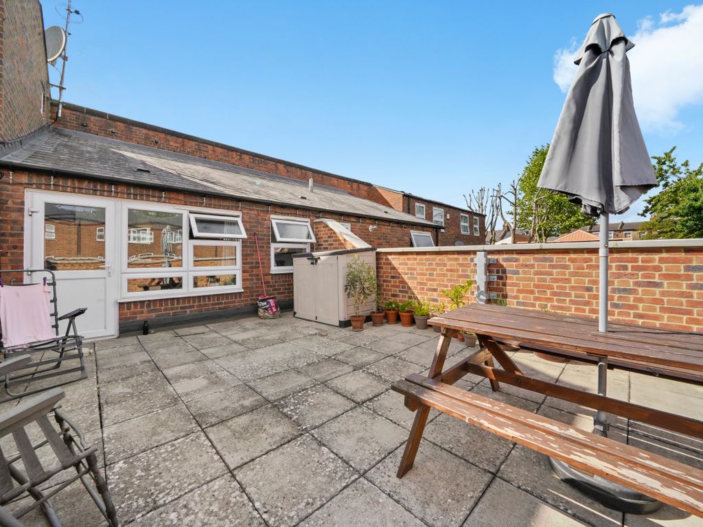 1 bed flat for sale in Firs Close18 Firs Close, London SE23, £300,000