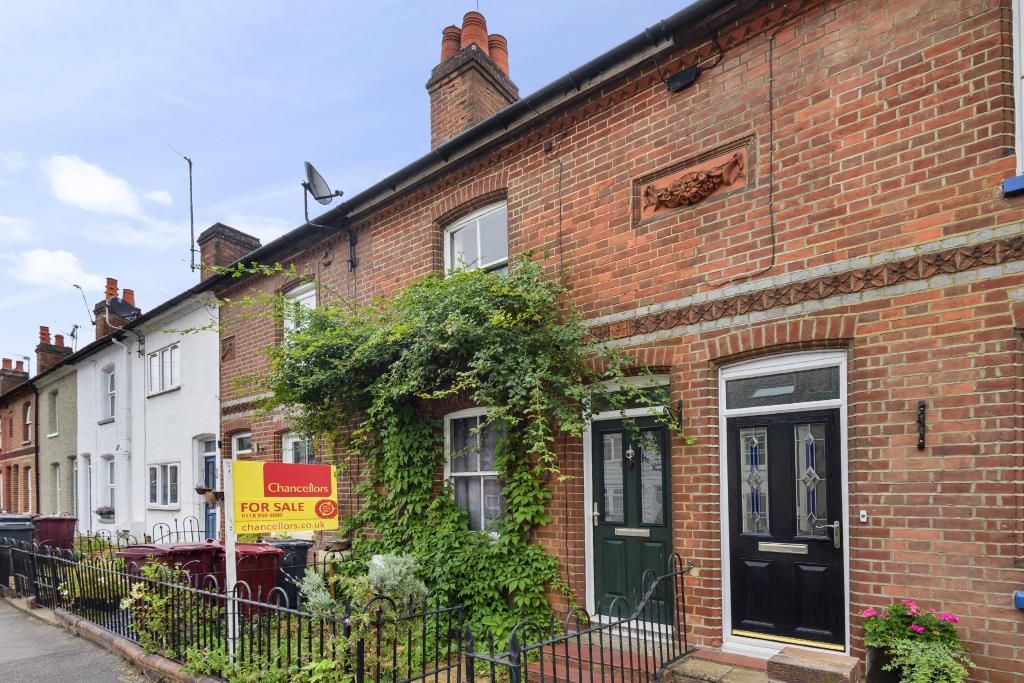 3 bed terraced house for sale in Reading, Berkshire RG2, £325,000