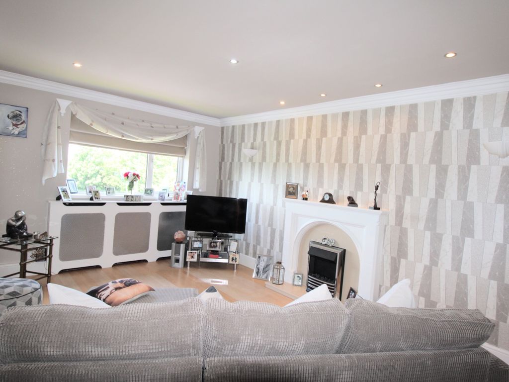 1 bed flat for sale in Moor Court, Fazakerley, Liverpool L10, £73,500