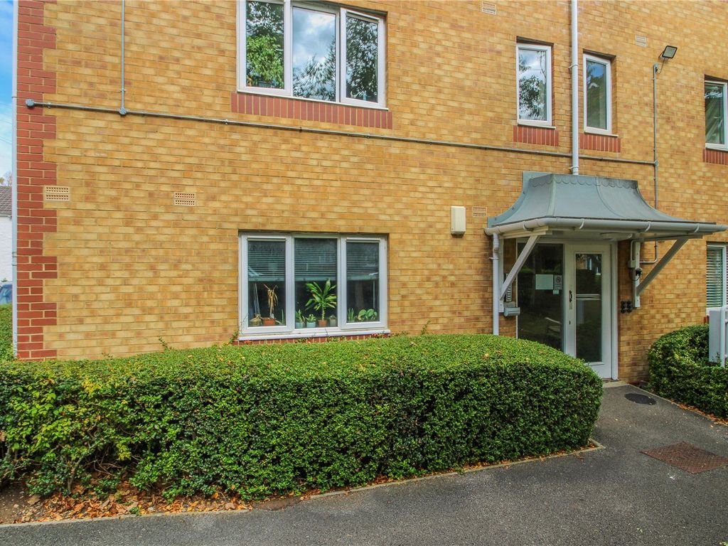 2 bed flat for sale in Merrywood Court, Maxse Road, Knowle BS4, £210,000