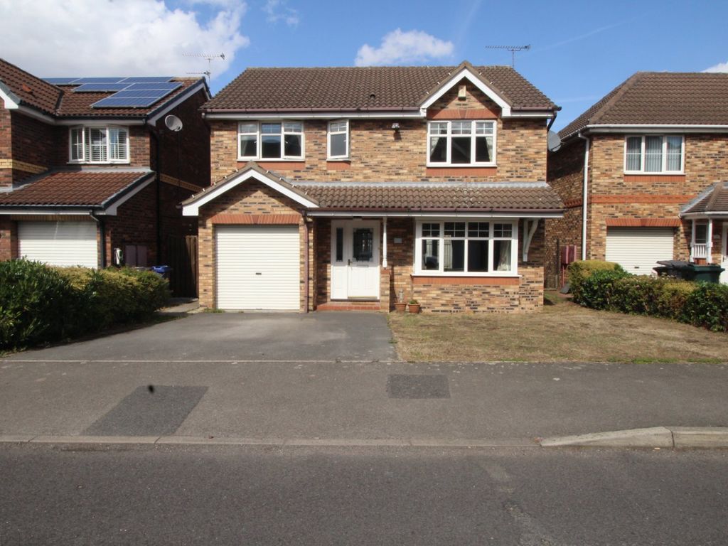 4 bed detached house for sale in Fewston Way, Doncaster DN4, £330,000
