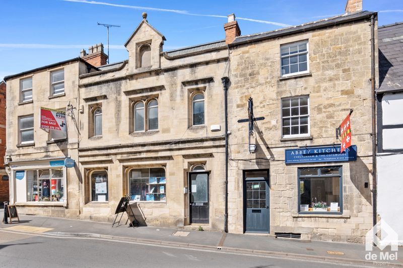 2 bed flat for sale in High Street, Winchcombe, Cheltenham GL54, £185,000
