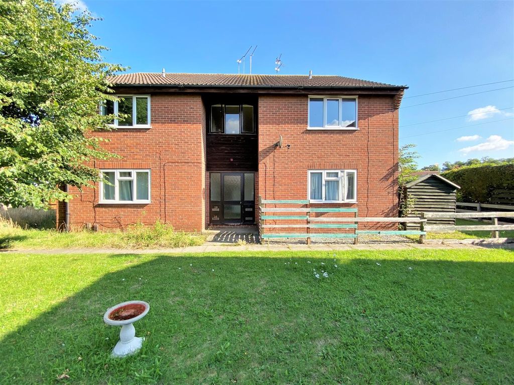 1 bed flat for sale in Willow Road, New Balderton, Newark NG24, £65,000