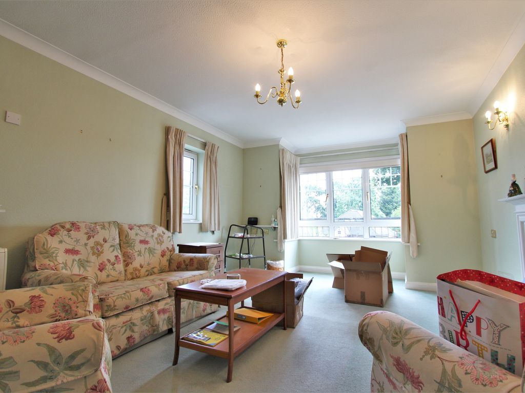 2 bed flat for sale in Park Lane, Tilehurst, Reading RG31, £205,000