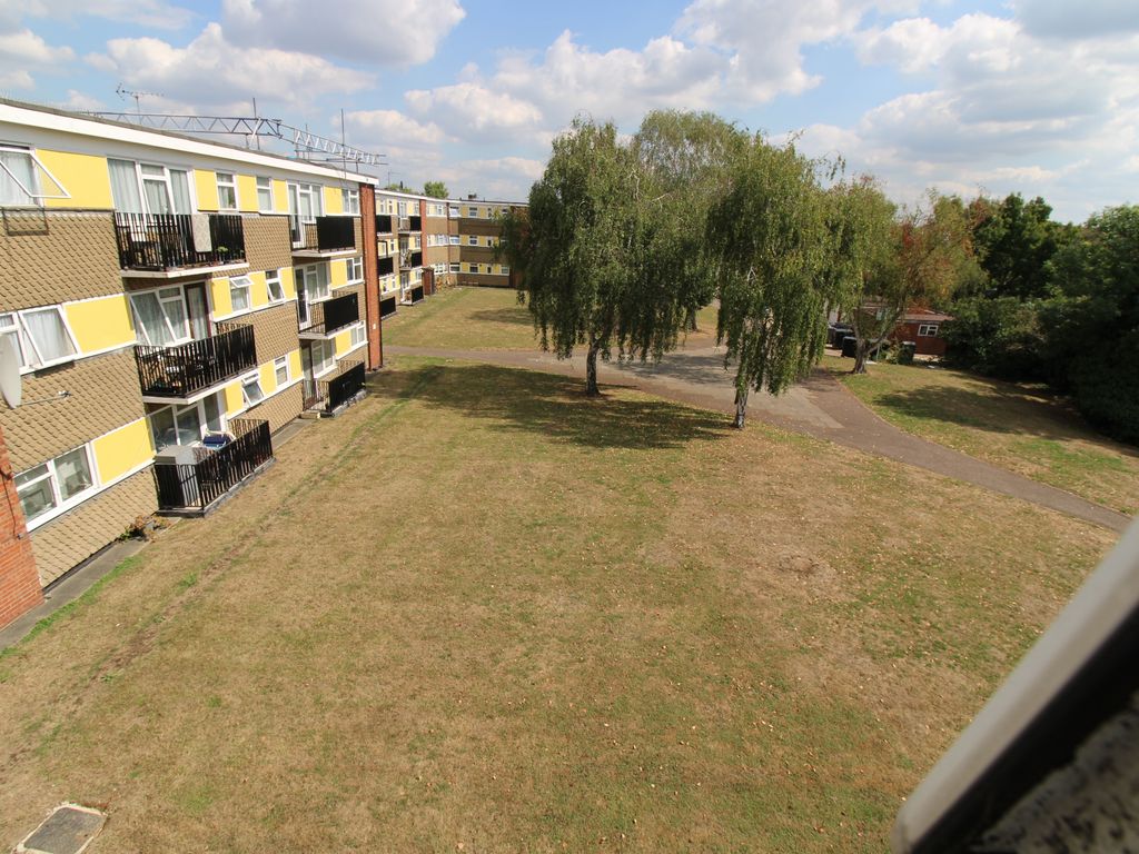 2 bed flat for sale in Bilsby Lodge Chalklands, Wembley HA9, £269,995