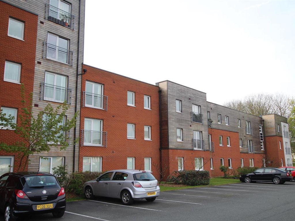 2 bed flat for sale in Manchester Court, Federation Road, Burslem, Stoke On Trent ST6, £65,000