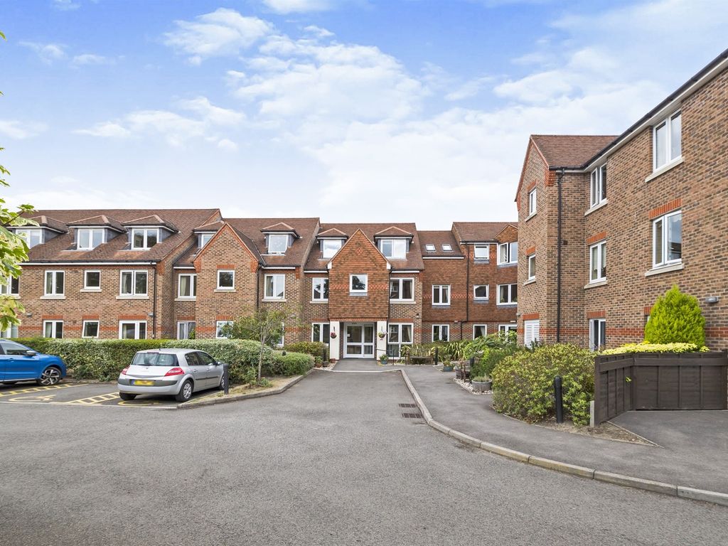 1 bed property for sale in London Road, Redhill RH1, £115,000