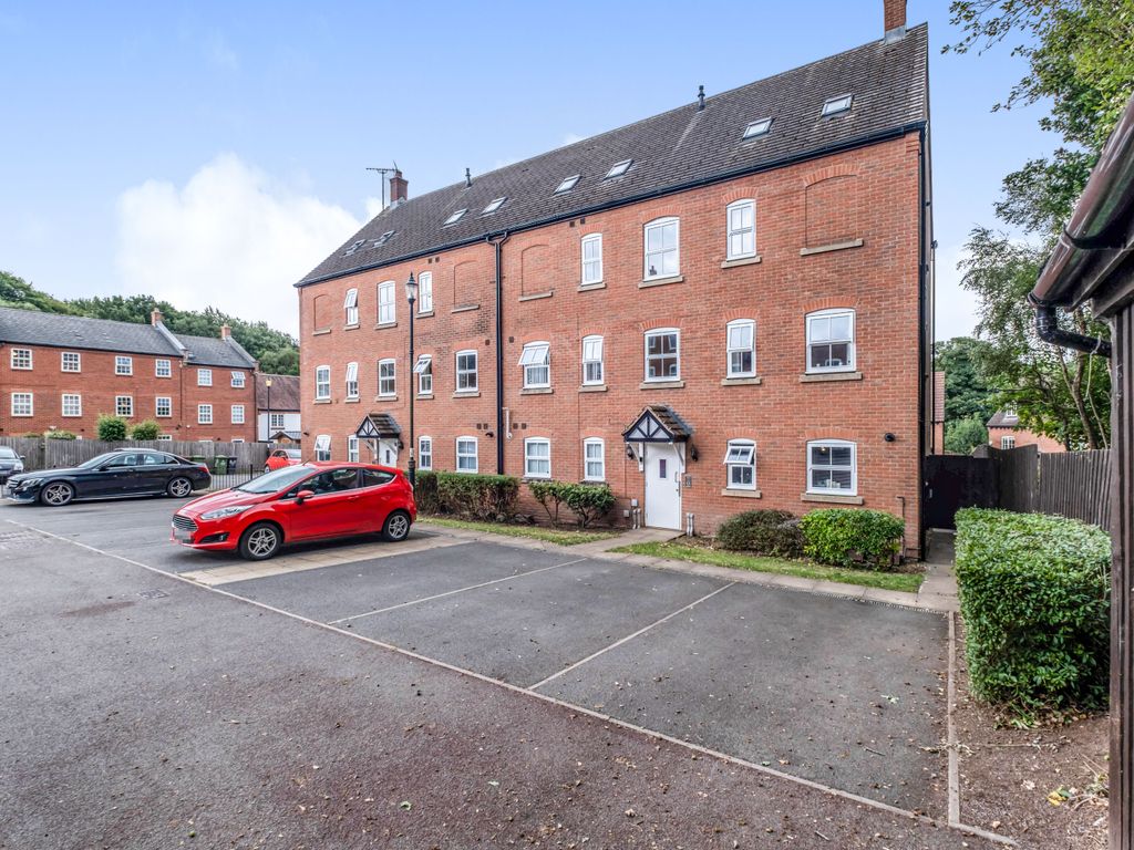 1 bed flat for sale in Nether Hall Avenue, Birmingham B43, £75,000