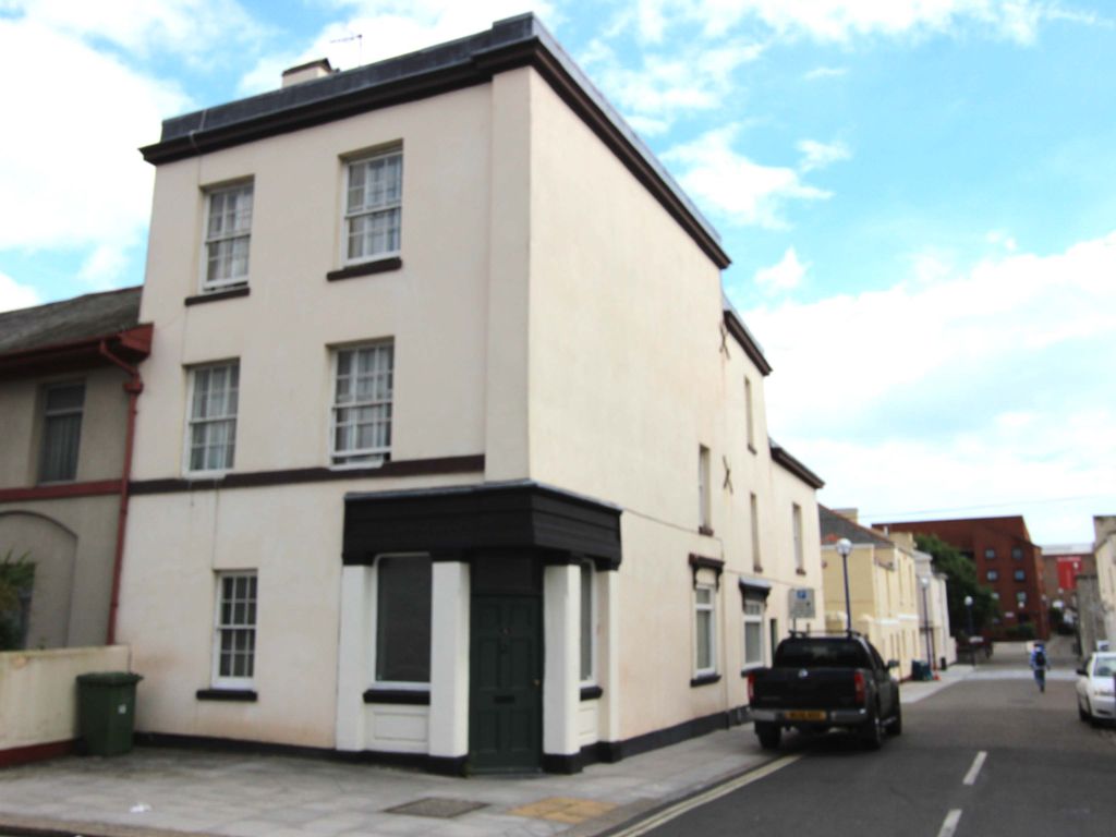 3 bed maisonette for sale in Clarence Place, Stonehouse, Plymouth PL1, £125,000