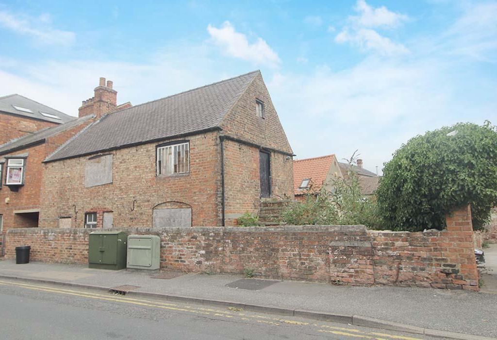 Property for sale in Queen Street, Ripon HG4, £100,000