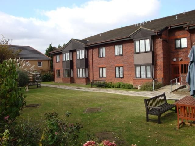 1 bed flat for sale in Sunnybank, South Norwood SE25, £105,000