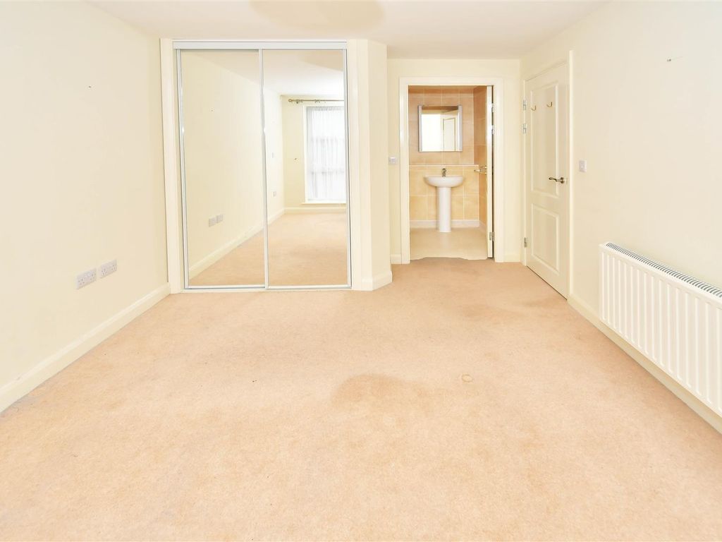 4 bed flat for sale in Adlington House, Newcastle, Staffordshire ST5, £70,000