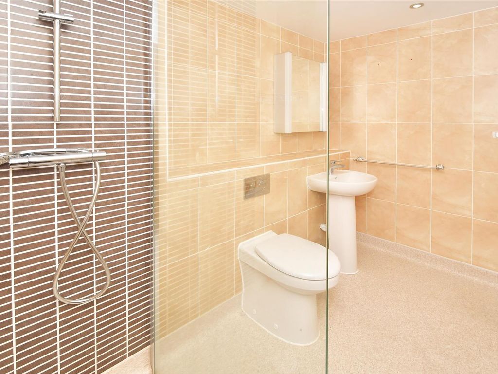 4 bed flat for sale in Adlington House, Newcastle, Staffordshire ST5, £70,000