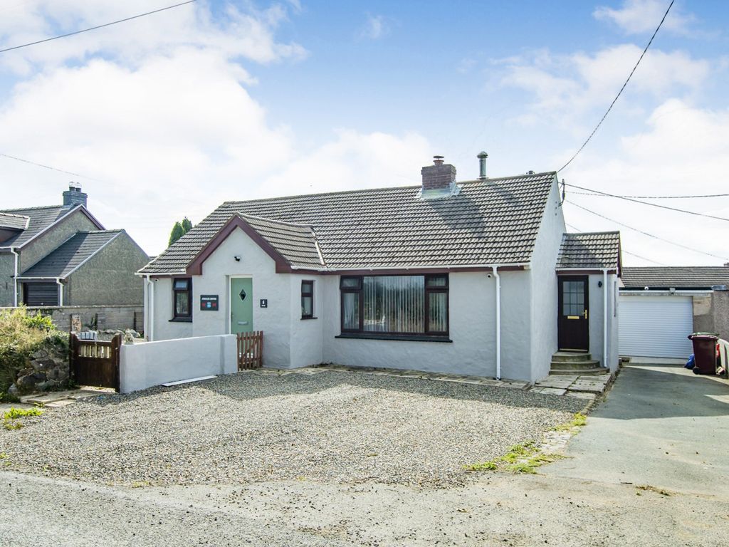 3 bed detached bungalow for sale in Crundale, Haverfordwest SA62, £275,000