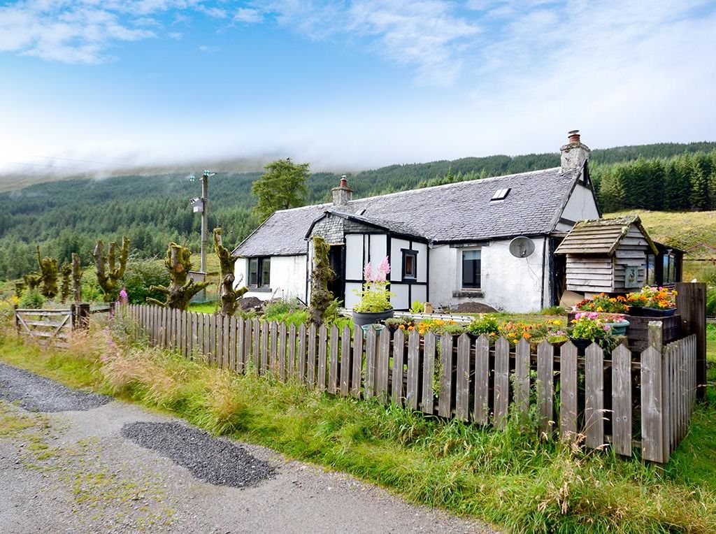2 bed property for sale in 3, Arinabea Cottages, Tyndrum, Crianlarich FK20, £300,000