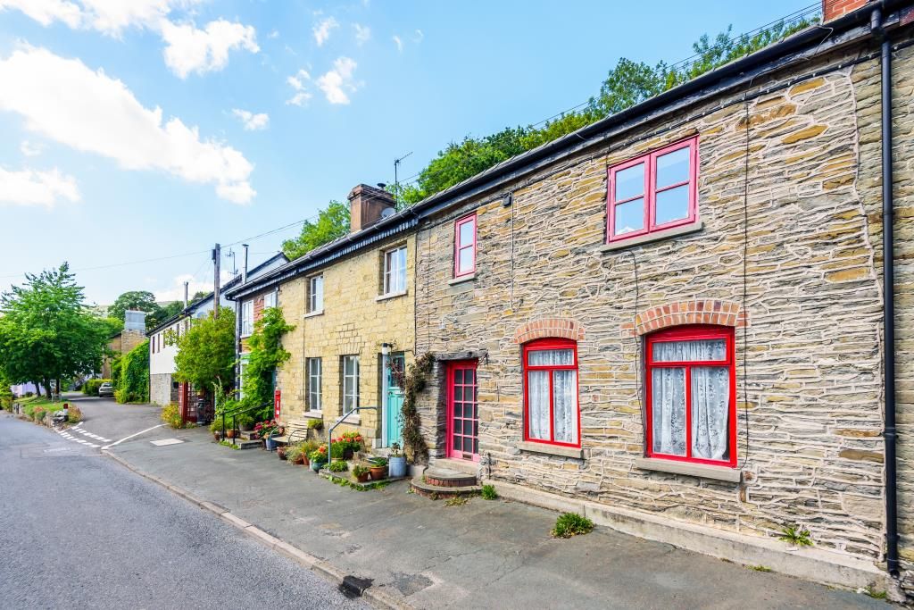 2 bed cottage for sale in New Radnor, Powys LD8, £190,000