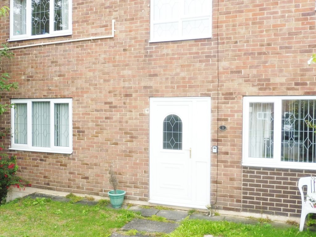 3 bed town house for sale in Spring Walk, Wombwell Barnsley S73, £110,000