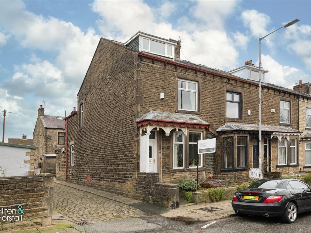 3 bed end terrace house for sale in Barrowford Road, Colne BB8, £156,000