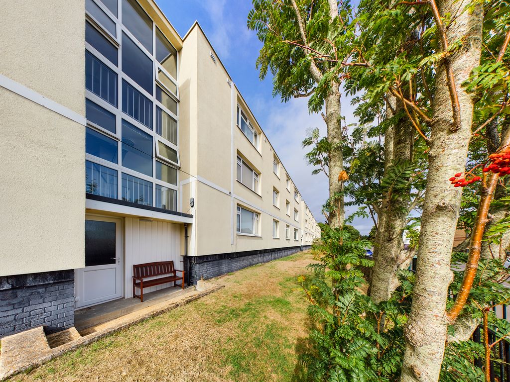 2 bed flat for sale in St Nazaire Close, Devonport, Plymouth PL1, £95,000