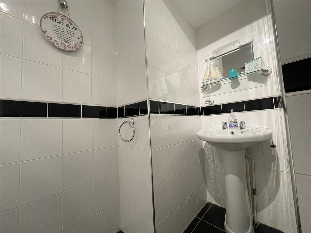 11 bed property for sale in Northumberland Avenue, Blackpool FY2, £285,000