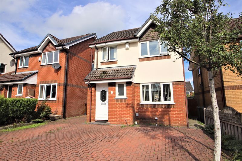3 bed detached house for sale in Bournville Drive, Bury BL8, £270,000
