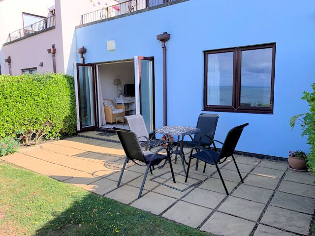 2 bed flat for sale in Hillside Park, Aberdovey LL35, £300,000