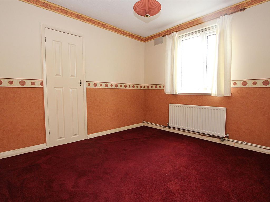 2 bed flat for sale in Freshfields, Newmarket CB8, £170,000