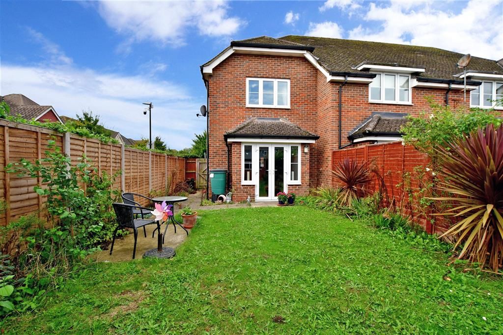 2 bed end terrace house for sale in Taylors Close, Yapton, West Sussex BN18, £270,000