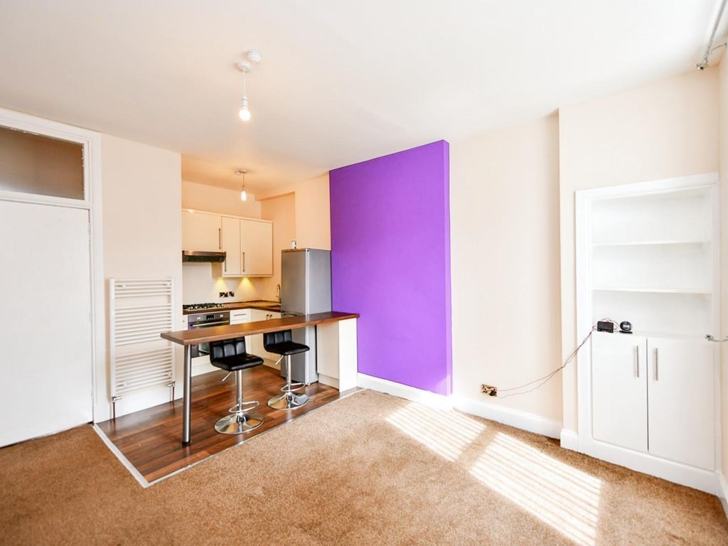 2 bed flat for sale in Craigie Avenue, Ayr KA8, £60,000