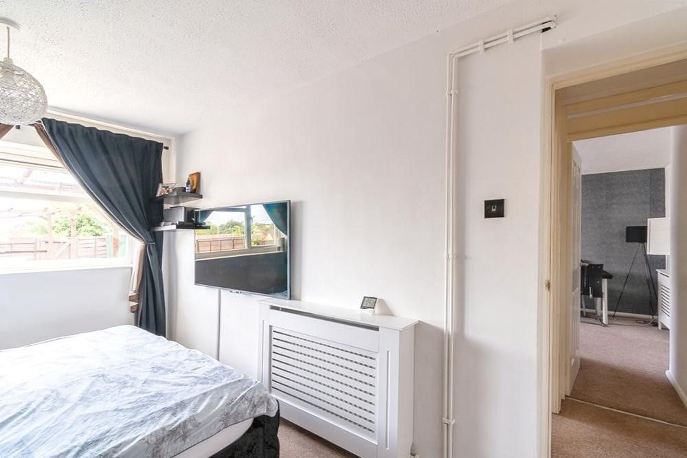 2 bed maisonette for sale in Pockeridge Road, Corsham SN13, £160,000