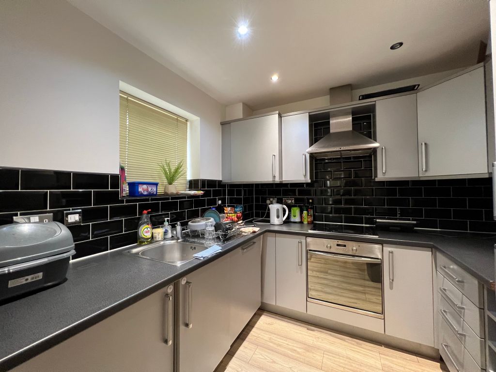 2 bed flat for sale in Holywell Heights, Sheffield, South Yorkshire S4, £80,000