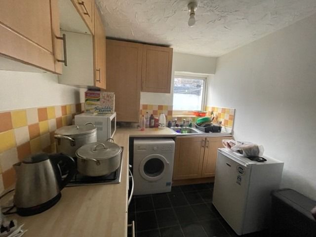 3 bed terraced house for sale in Hitchin Road, Luton, Bedfordshire LU2, £280,000