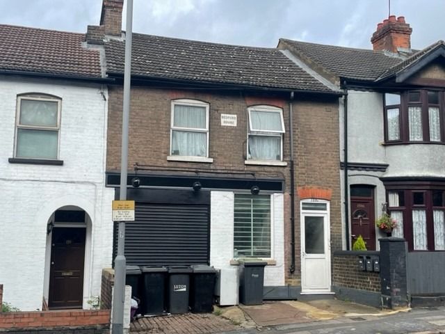 3 bed terraced house for sale in Hitchin Road, Luton, Bedfordshire LU2, £280,000