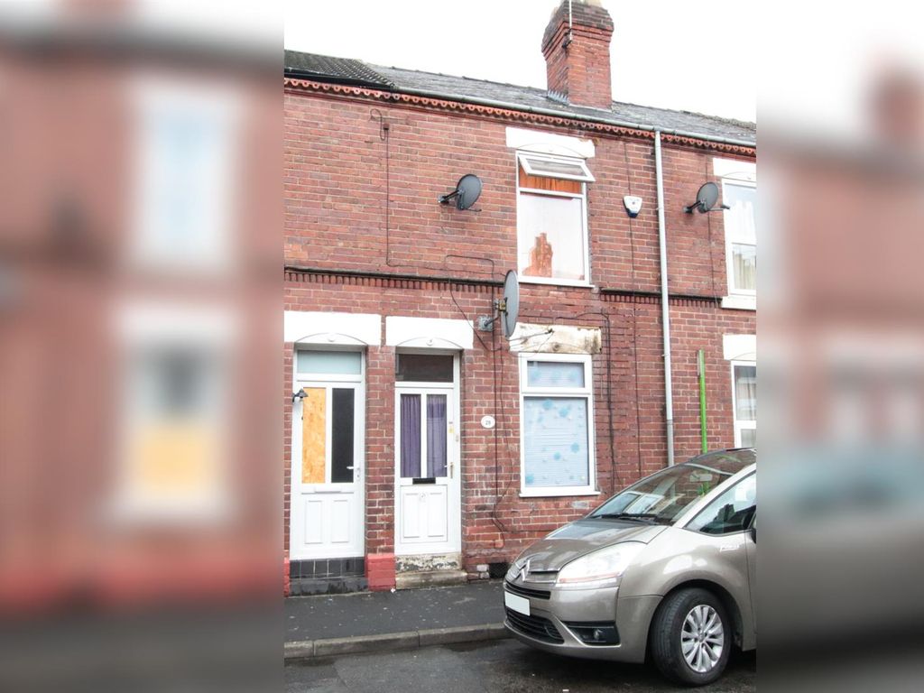 2 bed town house for sale in Gladstone Road, Hexthorpe, Doncaster DN4, £70,000