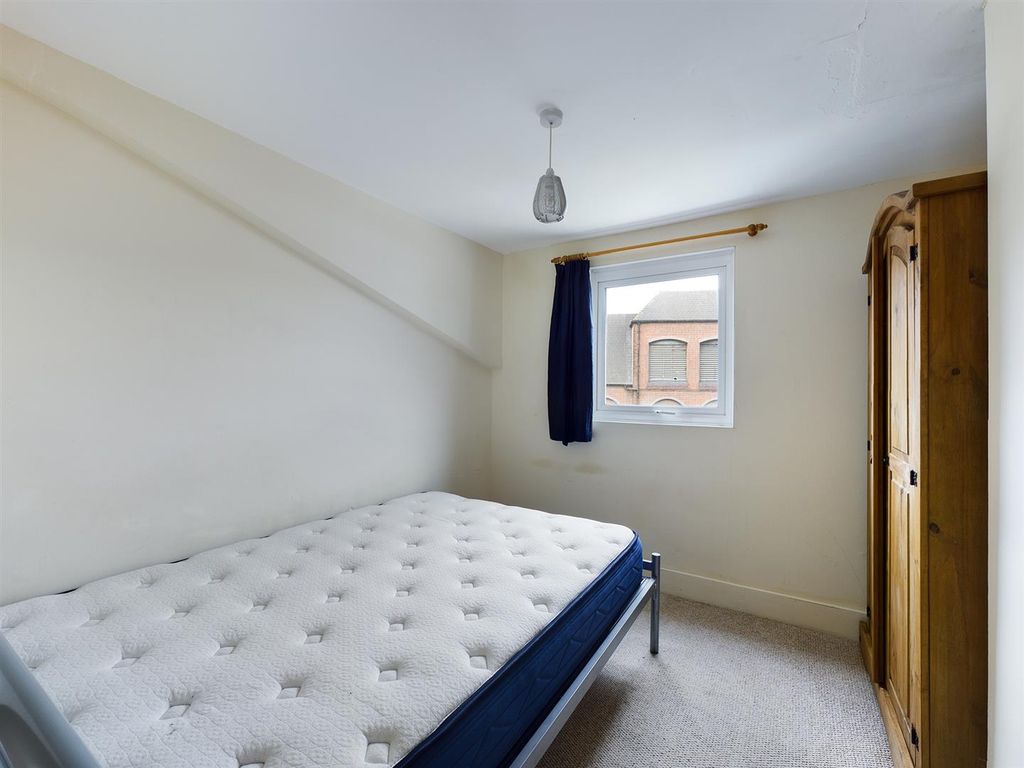 1 bed flat for sale in Lewes Road, Brighton BN2, £170,000