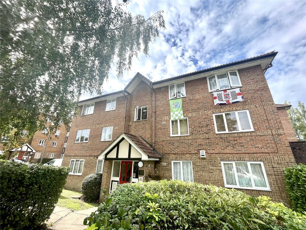1 bed flat for sale in Cumberland Place, Catford, London SE6, £175,000