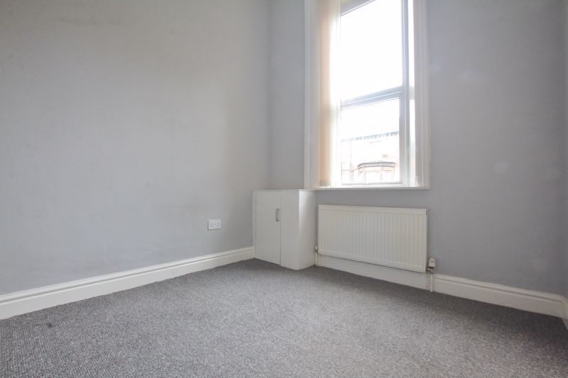 2 bed flat for sale in Livingston Avenue, Sefton Park, Liverpool L17, £140,000